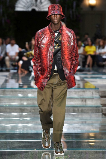 Fotoservizio/SS 2019/MEN/SFILATA/VERSACE/DP2/0