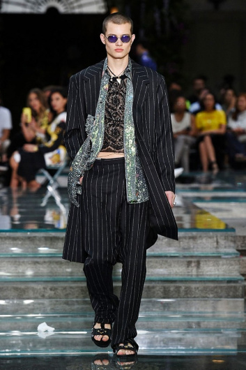Fotoservizio/SS 2019/MEN/SFILATA/VERSACE/DP2/17