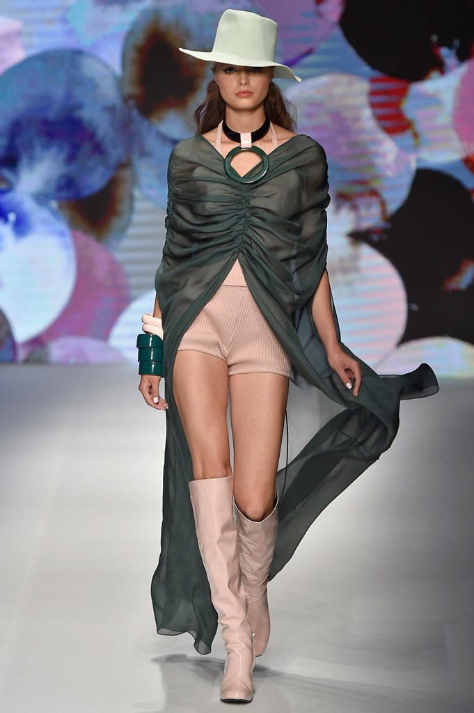 Fotoservizio/SS 2019/MEN/SFILATA/DAKS/DP2/7