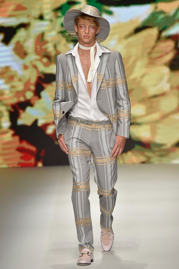 Fotoservizio/SS 2019/MEN/SFILATA/DAKS/DP2/13