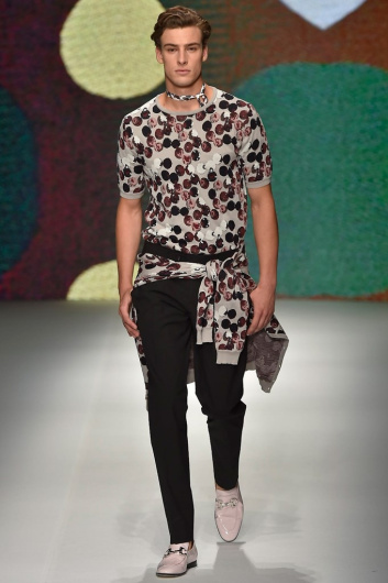 Fotoservizio/SS 2019/MEN/SFILATA/DAKS/DP2/2