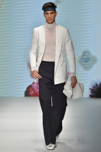 Fotoservizio/SS 2019/MEN/SFILATA/DAKS/DP2/14