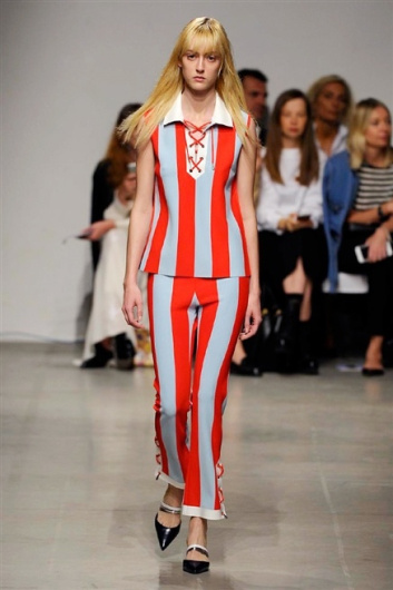Fotoservizio/SS 2016/WOMEN/ICEBERG/DP1/0