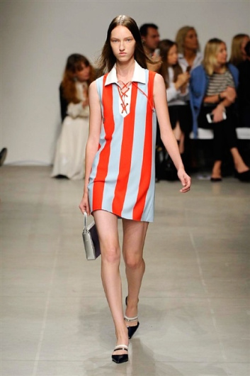 Fotoservizio/SS 2016/WOMEN/ICEBERG/DP1/1