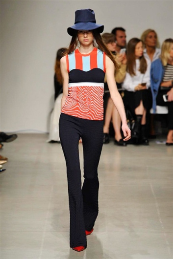 Fotoservizio/SS 2016/WOMEN/ICEBERG/DP1/2