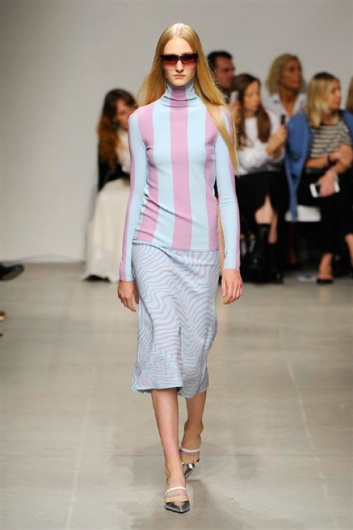 Fotoservizio/SS 2016/WOMEN/ICEBERG/DP1/5