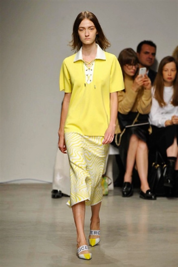 Fotoservizio/SS 2016/WOMEN/ICEBERG/DP1/13