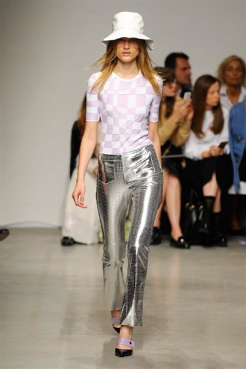 Fotoservizio/SS 2016/WOMEN/ICEBERG/DP1/16