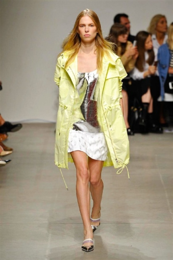 Fotoservizio/SS 2016/WOMEN/ICEBERG/DP1/18