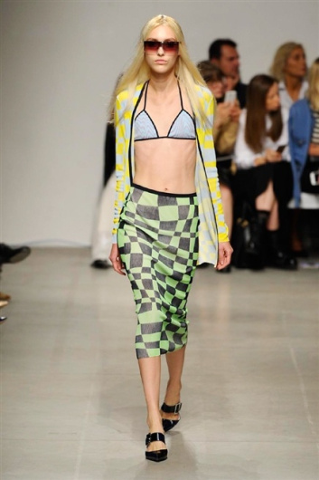 Fotoservizio/SS 2016/WOMEN/ICEBERG/DP1/21
