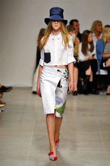 Fotoservizio/SS 2016/WOMEN/ICEBERG/DP1/22