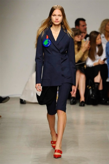 Fotoservizio/SS 2016/WOMEN/ICEBERG/DP1/25