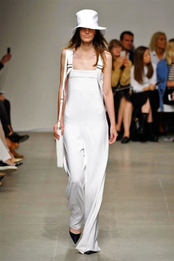 Fotoservizio/SS 2016/WOMEN/ICEBERG/DP1/30
