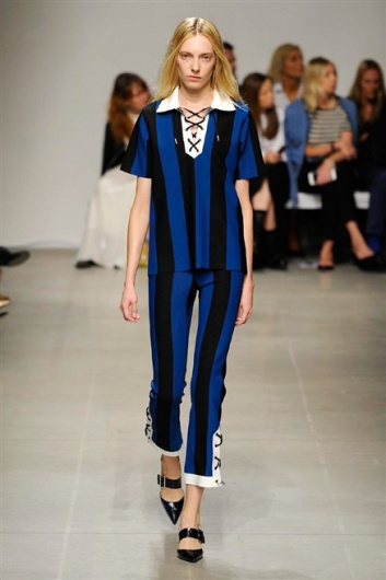 Fotoservizio/SS 2016/WOMEN/ICEBERG/DP1/34
