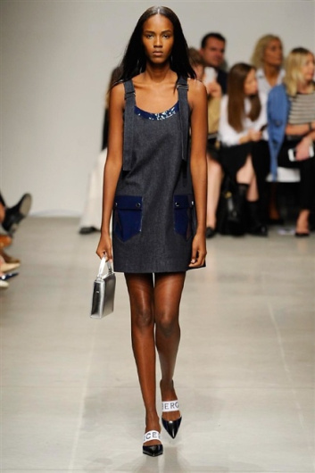 Fotoservizio/SS 2016/WOMEN/ICEBERG/DP1/35