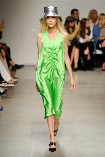 Fotoservizio/SS 2016/WOMEN/ICEBERG/DP1/38