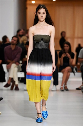 Fotoservizio/SS 2016/WOMEN/MARCO DE VINCENZO/DP1/4