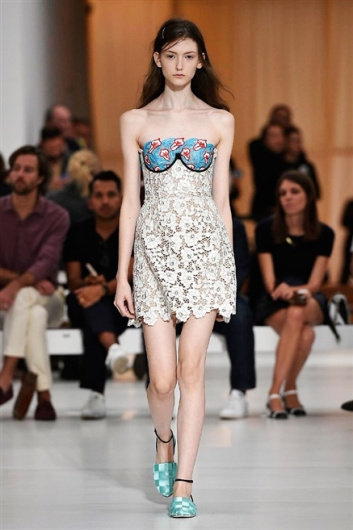 Fotoservizio/SS 2016/WOMEN/MARCO DE VINCENZO/DP1/9
