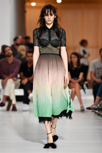 Fotoservizio/SS 2016/WOMEN/MARCO DE VINCENZO/DP1/23