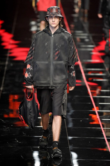 Fotoservizio/SS 2019/MEN/SFILATA/FENDI/DP2/1