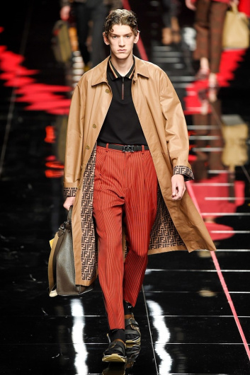 Fotoservizio/SS 2019/MEN/SFILATA/FENDI/DP2/3