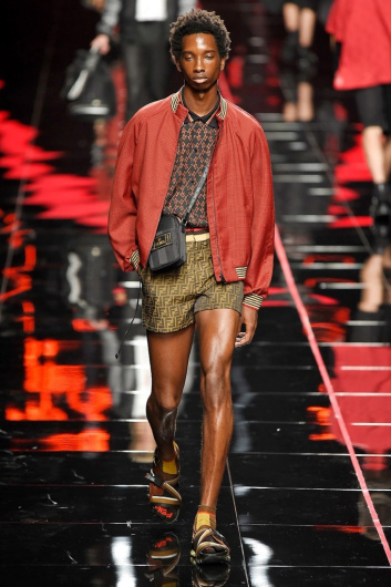 Fotoservizio/SS 2019/MEN/SFILATA/FENDI/DP2/1