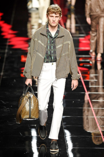 Fotoservizio/SS 2019/MEN/SFILATA/FENDI/DP2/1