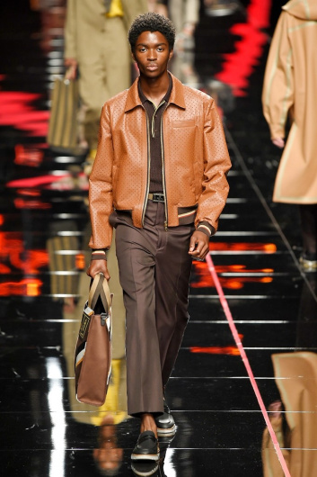 Fotoservizio/SS 2019/MEN/SFILATA/FENDI/DP2/1