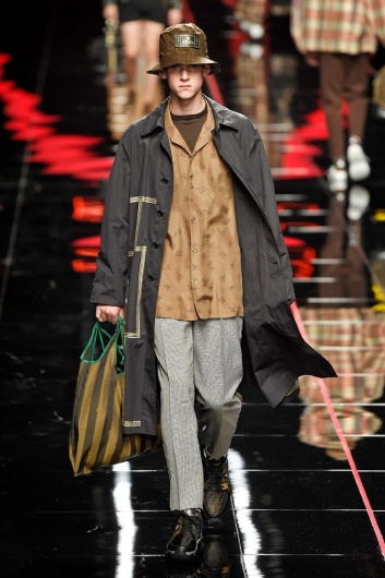 Fotoservizio/SS 2019/MEN/SFILATA/FENDI/DP2/8