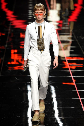 Fotoservizio/SS 2019/MEN/SFILATA/FENDI/DP2/6