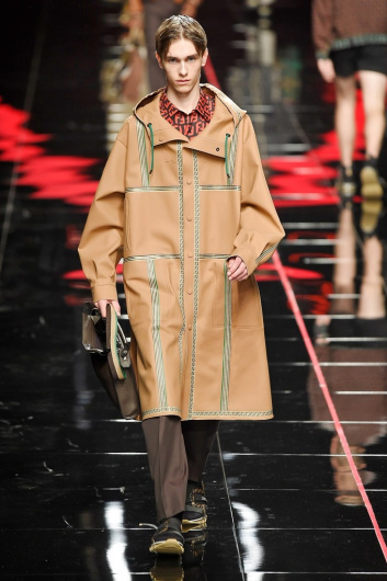 Fotoservizio/SS 2019/MEN/SFILATA/FENDI/DP2/0