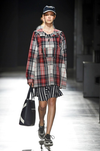 Fotoservizio/SS 2019/MEN/SFILATA/HUNTING WORLD/DP2/7