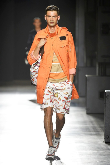 Fotoservizio/SS 2019/MEN/SFILATA/HUNTING WORLD/DP2/2