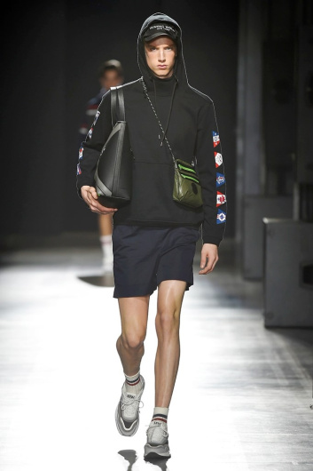 Fotoservizio/SS 2019/MEN/SFILATA/HUNTING WORLD/DP2/5