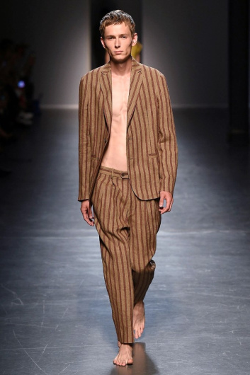 Fotoservizio/SS 2019/MEN/SFILATA/SARTORIAL MONK/DP2/4