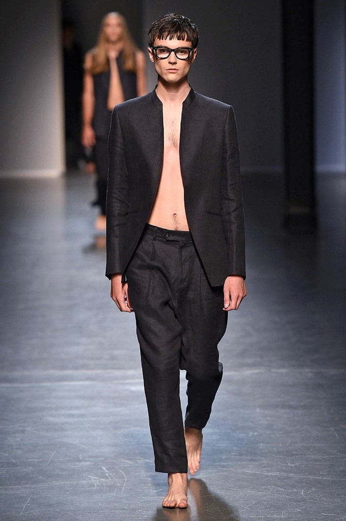 Fotoservizio/SS 2019/MEN/SFILATA/SARTORIAL MONK/DP2/2