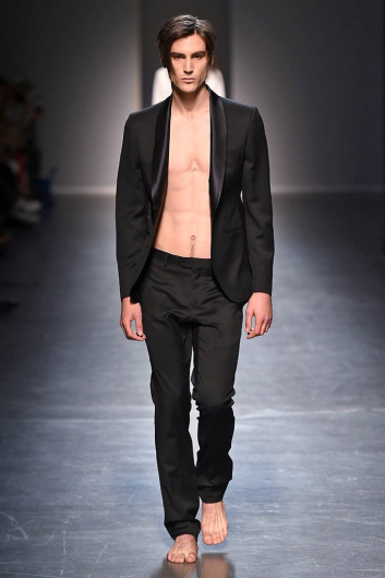 Fotoservizio/SS 2019/MEN/SFILATA/SARTORIAL MONK/DP2/11