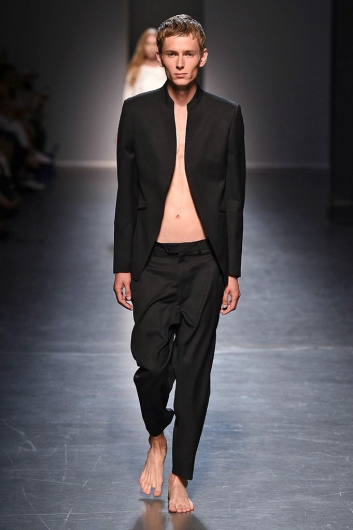 Fotoservizio/SS 2019/MEN/SFILATA/SARTORIAL MONK/DP2/19