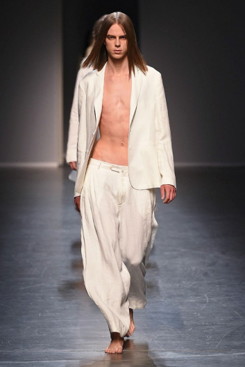 Fotoservizio/SS 2019/MEN/SFILATA/SARTORIAL MONK/DP2/24