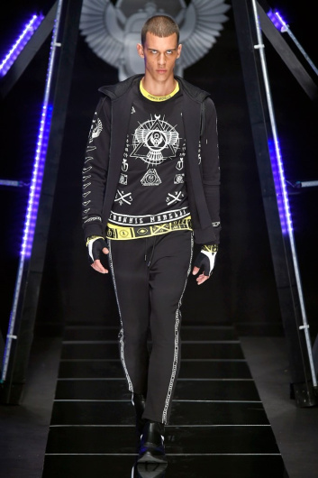 Fotoservizio/SS 2019/MEN/SFILATA/FRANKIE MORELLO/DP2/0