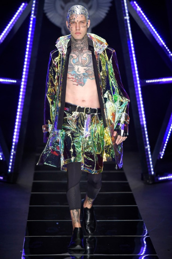 Fotoservizio/SS 2019/MEN/SFILATA/FRANKIE MORELLO/DP2/10