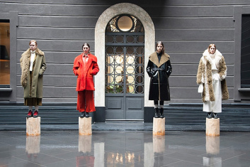 Fotoservizio/FW 18-19/WOMEN/TWINS FLORENCE/DP2/0