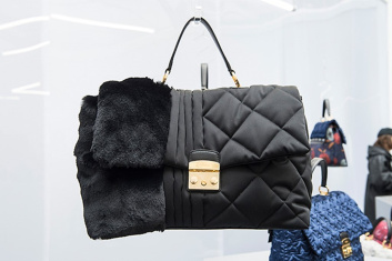 Fotoservizio/FW 18-19/WOMEN/FURLA/DP2/10