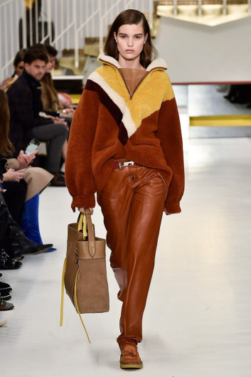 Fotoservizio/FW 18-19/WOMEN/TOD'S/DP2/3