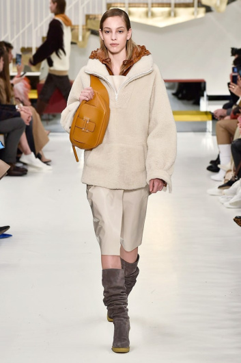 Fotoservizio/FW 18-19/WOMEN/TOD'S/DP2/4