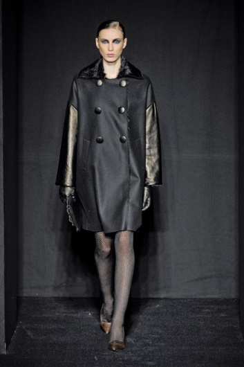 Fotoservizio/FW 2012-2013/WOMEN/MAURIZIO PECORARO/20