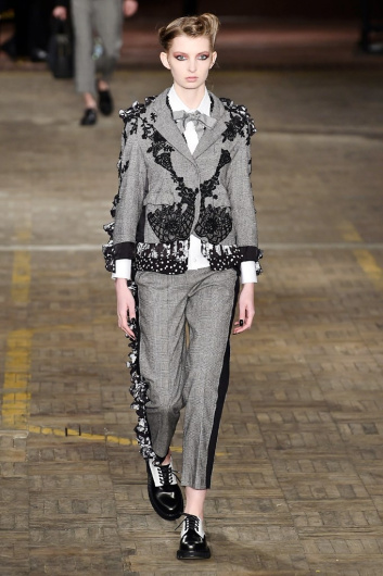 Fotoservizio/FW 18-19/WOMEN/ANTONIO MARRAS/DP2/1