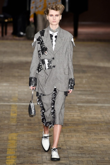 Fotoservizio/FW 18-19/WOMEN/ANTONIO MARRAS/DP2/3