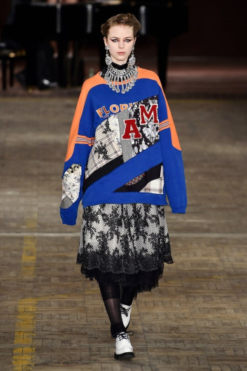 Fotoservizio/FW 18-19/WOMEN/ANTONIO MARRAS/DP2/4