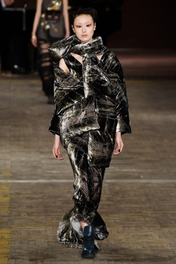 Fotoservizio/FW 18-19/WOMEN/ANTONIO MARRAS/DP2/6